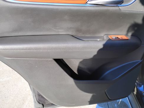 Used 2019 Cadillac XT5 Premium Luxury w/ Driver Assist Package image 15