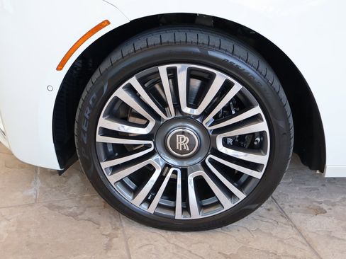 Used 2022 Rolls-Royce Ghost image 11