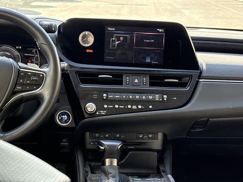 Used 2022 Lexus ES 300h w/ Premium Package image 29