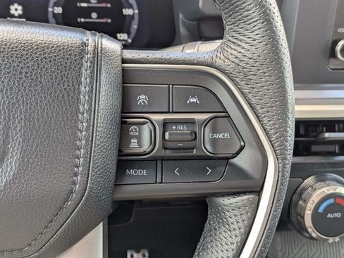 Used 2025 Toyota Tacoma TRD Sport AWD/4WD image 25