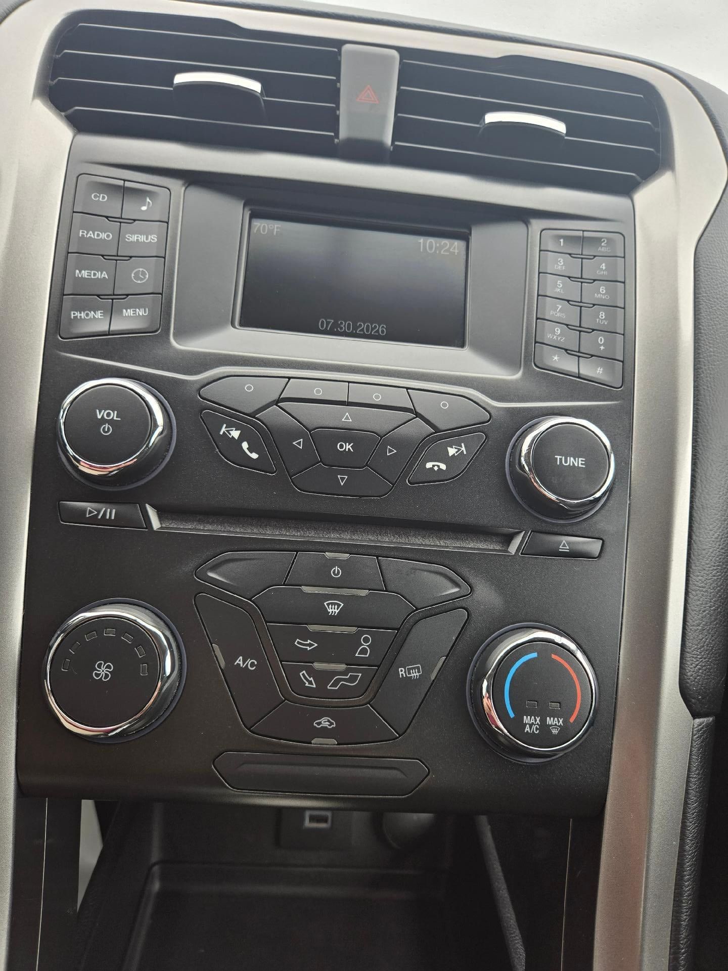 Used 2018 Ford Fusion SE FWD image 15