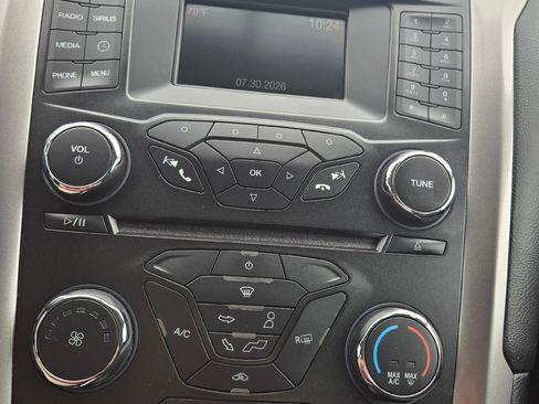 Used 2018 Ford Fusion SE FWD image 15