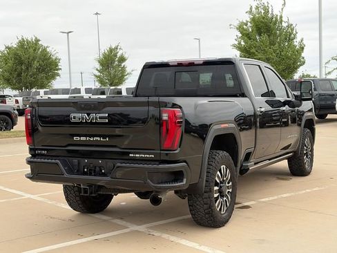 Used 2025 GMC Sierra 2500 Denali Ultimate image 9