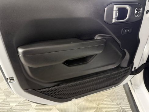 Used 2023 Jeep Wrangler Unlimited Rubicon 4xe image 24