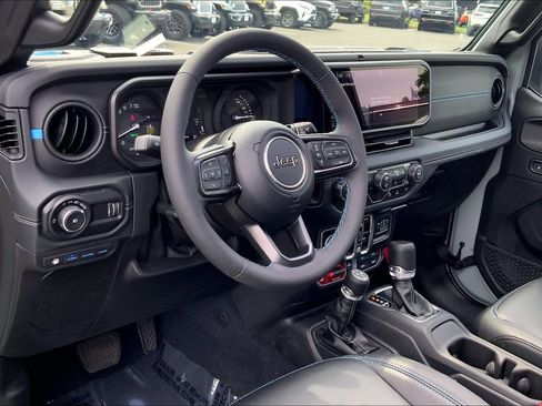 Used 2024 Jeep Wrangler Unlimited Rubicon 4xe AWD/4WD image 13