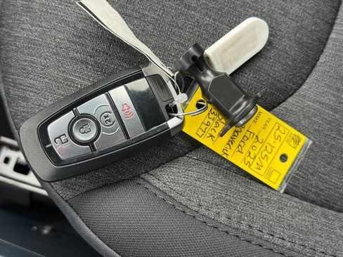 New 2025 Ford Maverick XLT image 28