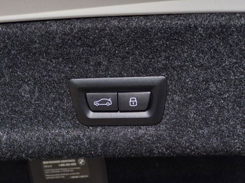 Certified 2025 BMW 330i Sedan w/ Premium Package image 9