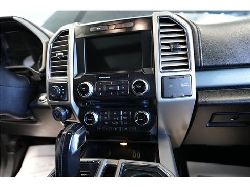 Used 2016 Ford F150 Lariat w/ Equipment Group 502A Luxury AWD/4WD image 20