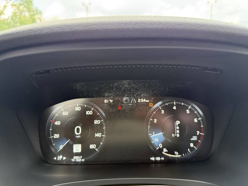 Used 2017 Volvo S90 T6 Momentum w/ Vision Package image 18