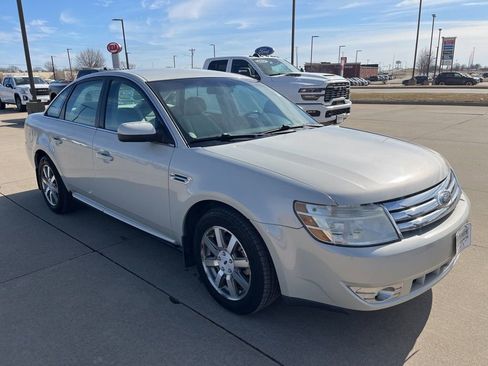 Used 2008 Ford Taurus SEL image 7