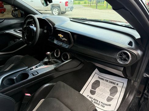 Used 2018 Chevrolet Camaro SS RWD image 17