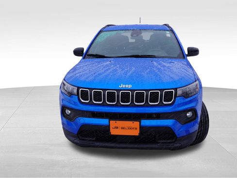 Used 2023 Jeep Compass Latitude image 12