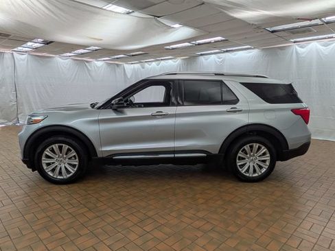 Certified 2022 Ford Explorer Limited w/ Equipment Group 301A AWD/4WD image 4