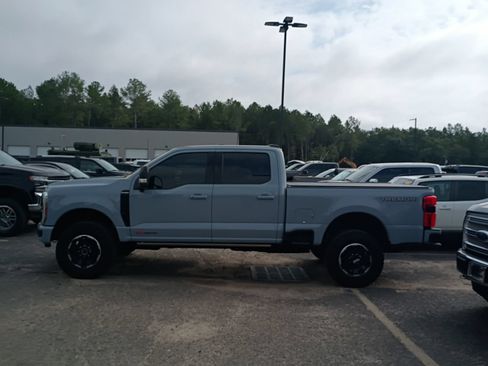 Used 2025 Ford F250 Platinum w/ Tremor Off-Road Package AWD/4WD image 9