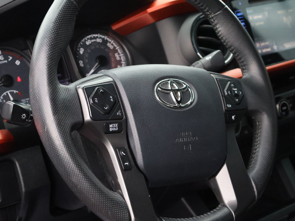 Used 2016 Toyota Tacoma TRD Off-Road w/ Towing Package AWD/4WD image 17