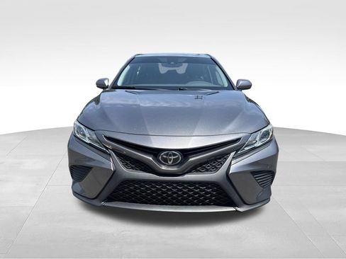 Used 2020 Toyota Camry SE FWD image 2