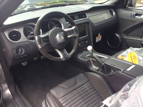 Used 2014 Ford Mustang Shelby GT500 w/ Equipment Group 821A image 19