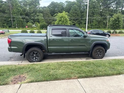 Used 2021 Toyota Tacoma SR5 w/ Trail Edition AWD/4WD image 3