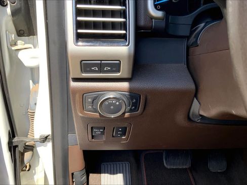 Used 2020 Ford F150 King Ranch w/ Equipment Group 601A Luxury AWD/4WD image 32