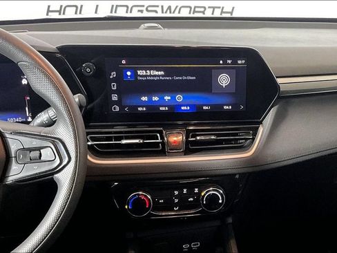 Used 2025 Chevrolet TrailBlazer LT FWD image 5