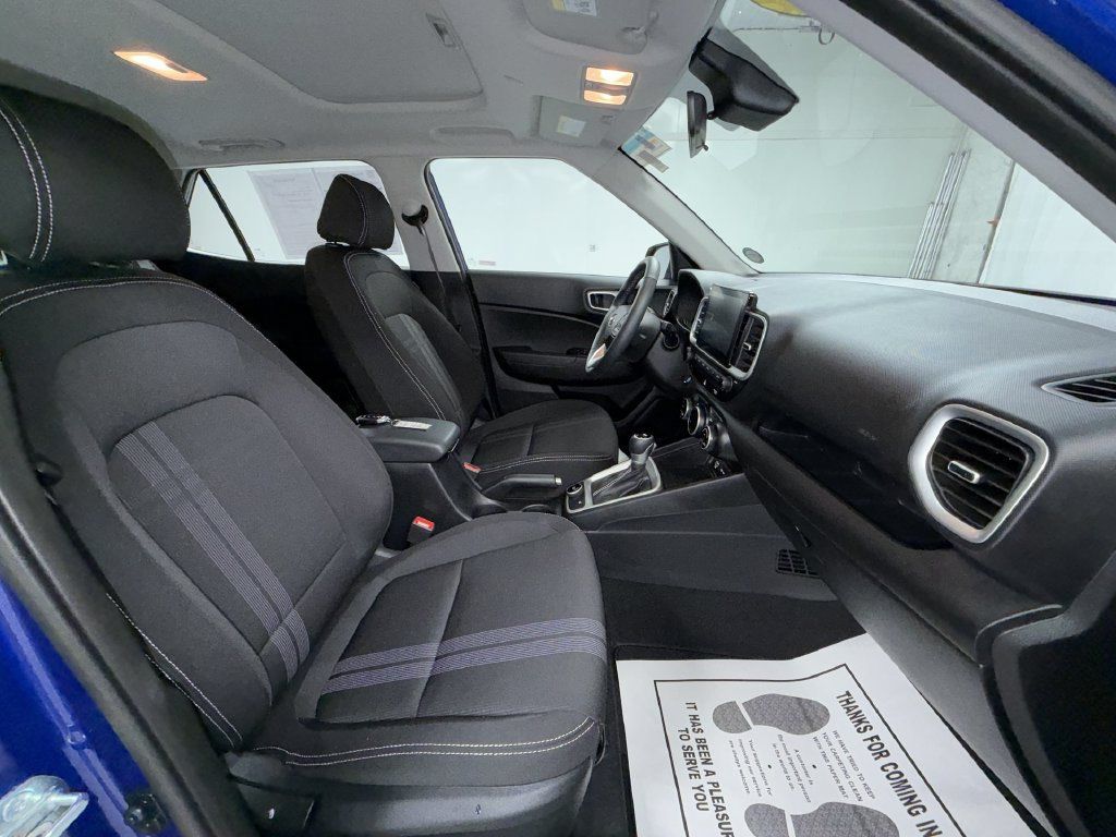 Used 2026 Hyundai Venue SEL FWD image 20