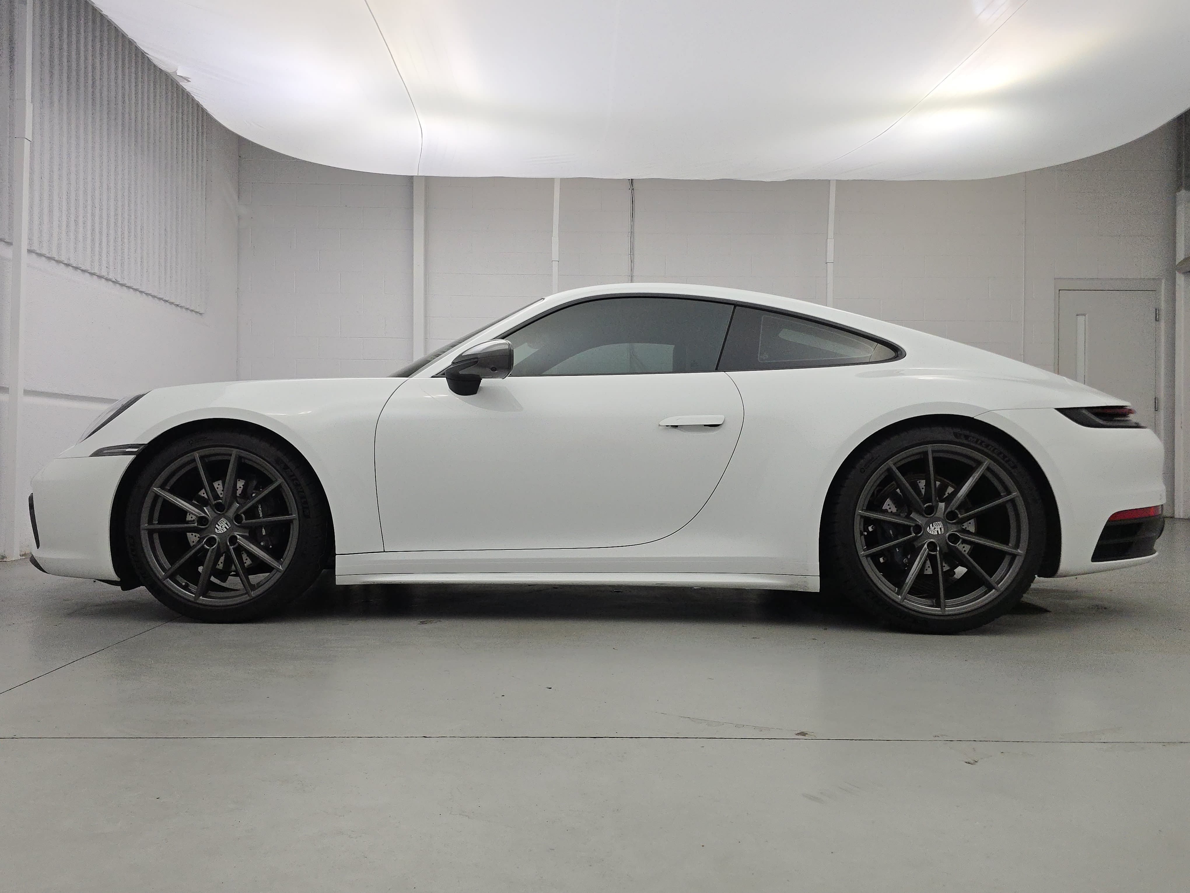 Certified 2023 Porsche 911 Carrera T RWD image 2