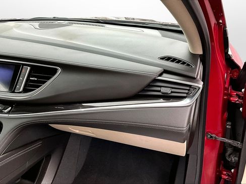 Used 2020 Buick Enclave Premium w/ Sun and Sites Package image 21