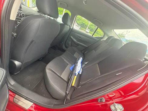 Certified 2024 Nissan Sentra SV w/ Lighting Package FWD image 5