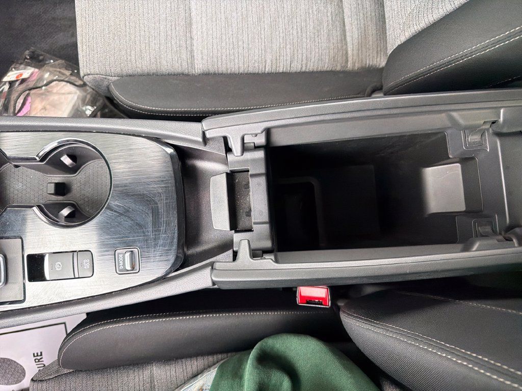 Certified 2023 Nissan Rogue SV FWD image 22