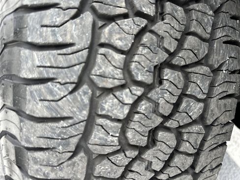 Used 2025 Toyota Tacoma TRD Off-Road image 9