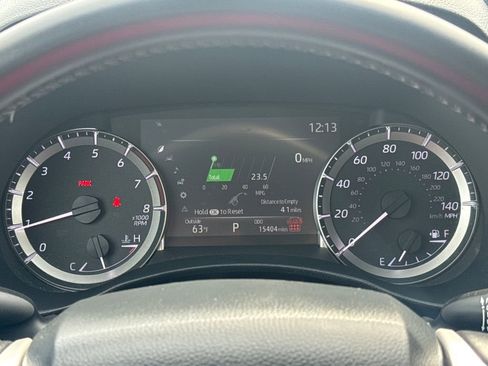 Used 2024 Toyota Highlander LE AWD/4WD image 17