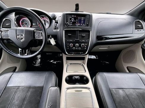 Used 2019 Dodge Grand Caravan SXT image 7