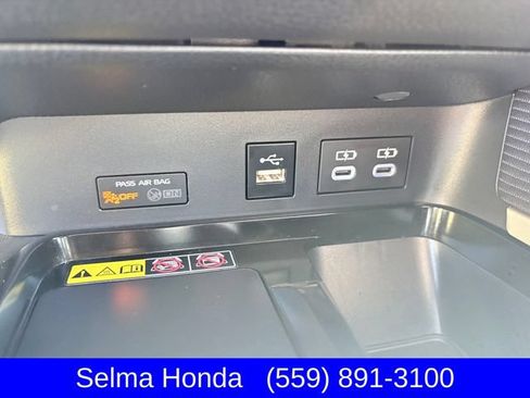 Used 2025 Toyota Camry SE FWD image 19