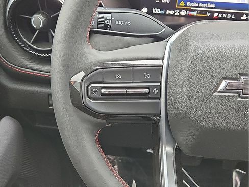 Used 2025 Chevrolet Colorado Z71 w/ Technology Package image 18