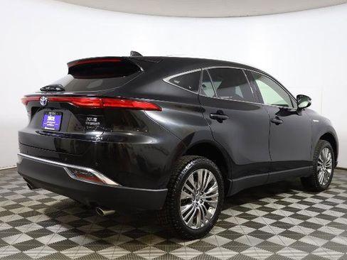 Used 2021 Toyota Venza XLE w/ Softex Package image 5