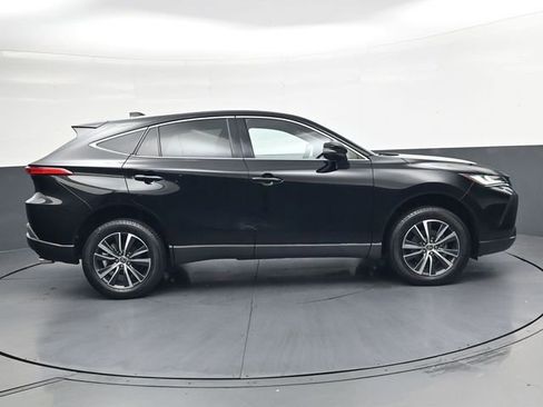Used 2023 Toyota Venza LE AWD/4WD image 3