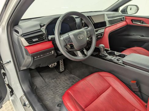 Used 2025 Toyota Camry XSE image 4