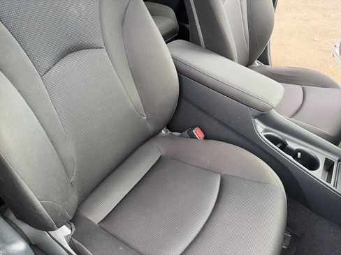 Used 2022 Toyota Prius L Eco FWD image 24