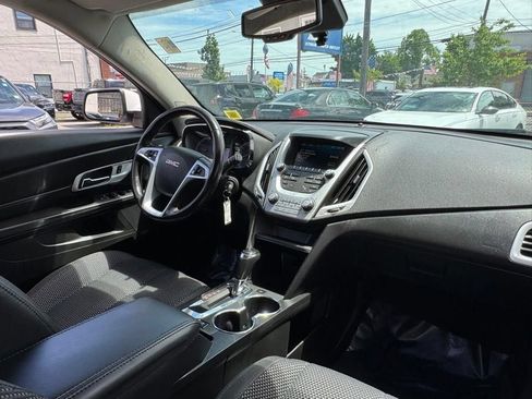 Used 2017 GMC Terrain SLE w/ Convenience Package AWD/4WD image 9