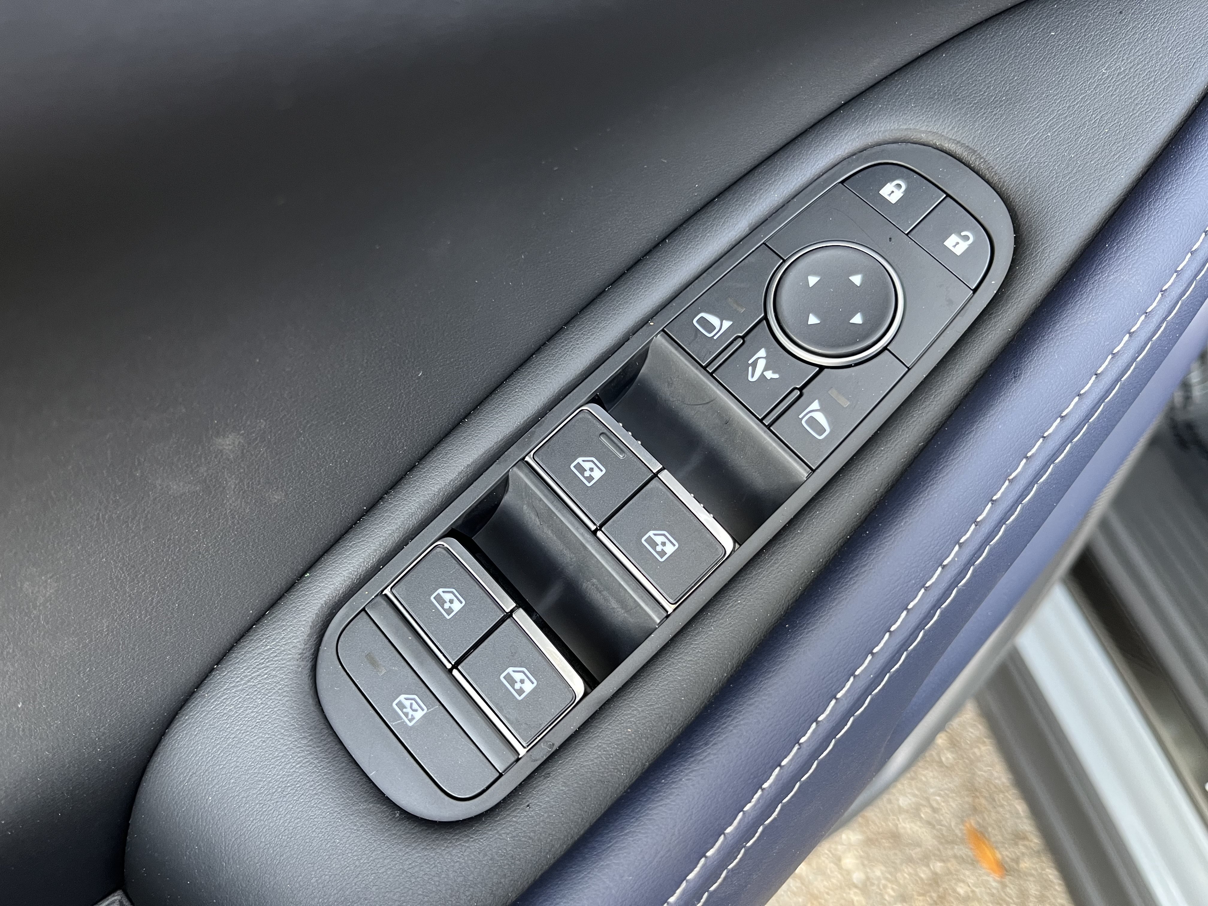 Used 2026 INFINITI QX60 Sport w/ Dark Cargo Package AWD/4WD image 12