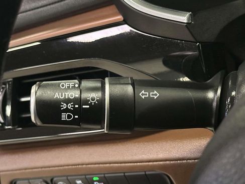 Used 2023 Acura MDX SH-AWD w/ Technology Package image 23