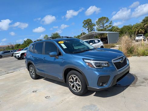 Used 2021 Subaru Forester Premium AWD/4WD image 2