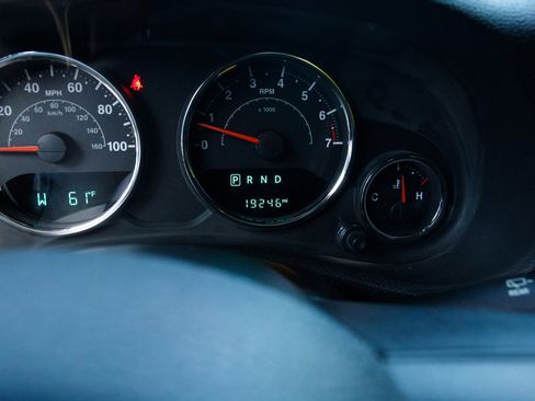 Used 2016 Jeep Wrangler Unlimited Sport w/ Quick Order Package 24S AWD/4WD image 23
