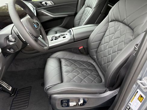 Used 2026 BMW X7 xDrive40i w/ M Sport Package image 13