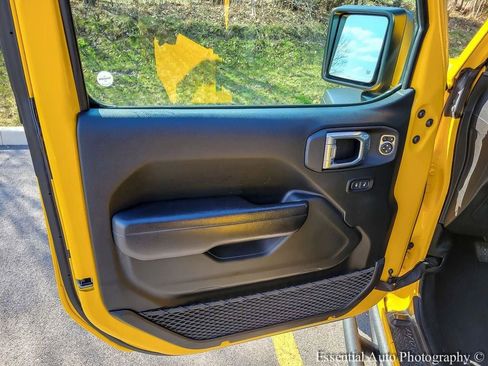 Used 2021 Jeep Wrangler Sport AWD/4WD image 23