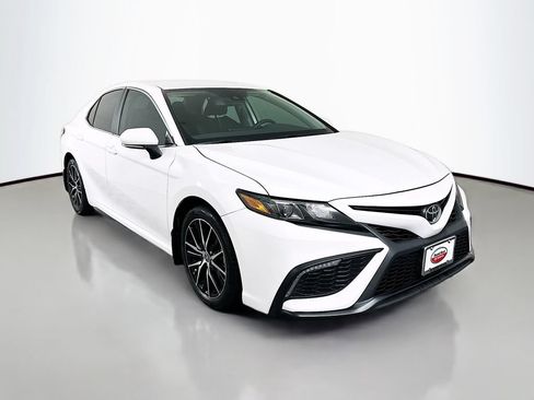 Certified 2024 Toyota Camry SE FWD image 3