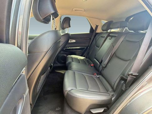 Used 2025 Genesis GV70 2.5T AWD/4WD image 11