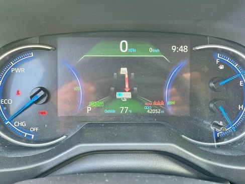 Used 2025 Toyota RAV4 XLE AWD/4WD image 24