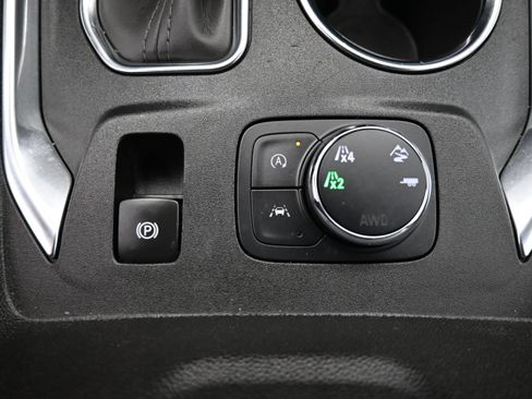 Used 2023 Chevrolet Traverse Premier AWD/4WD image 23