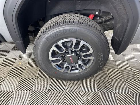 New 2026 GMC Sierra 3500 SLT w/ SLT Premium Package image 18